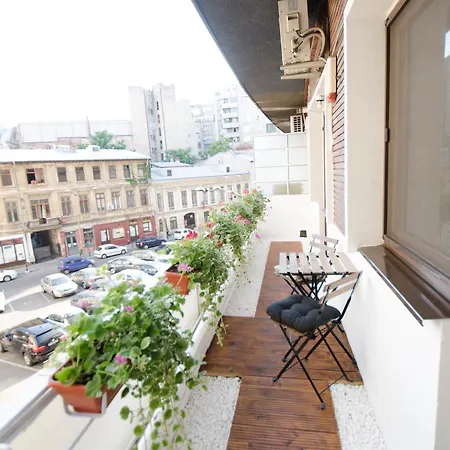 New Modern In Old Town - 2 *